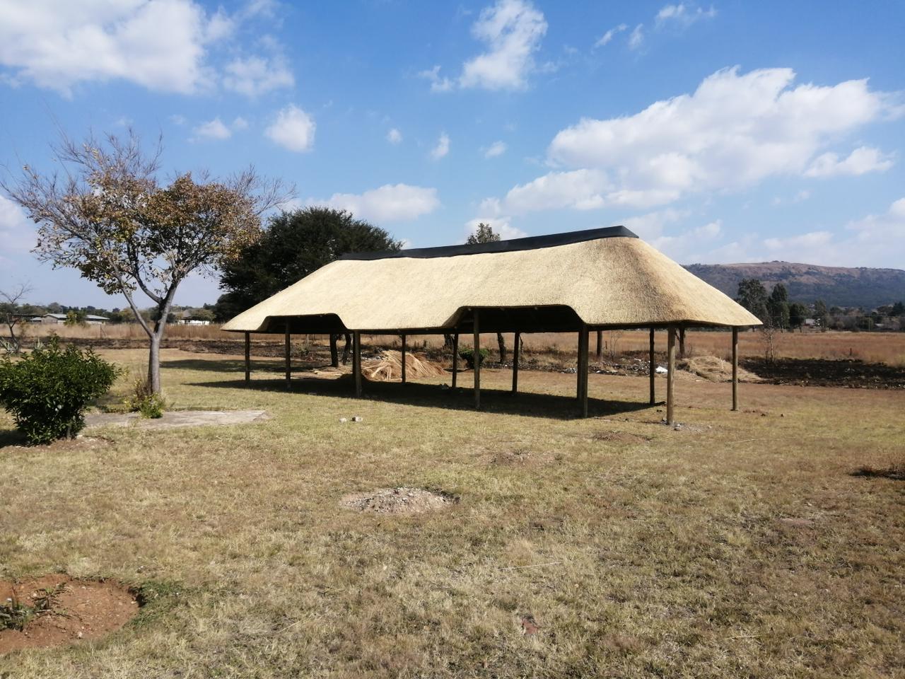 Thatched roofing and lapa work